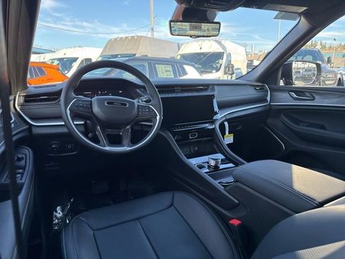 New 2026 Jeep Grand Cherokee Limited image 16