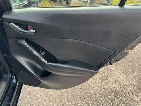 Used 2018 MAZDA MAZDA3 Sport image 42