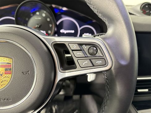 Certified 2022 Porsche Cayenne w/ Premium Package Plus image 36