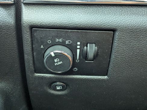 Used 2014 Jeep Grand Cherokee Limited w/ Trailer Tow Group IV AWD/4WD image 17