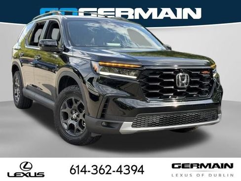 Used 2025 Honda Pilot TrailSport image 4