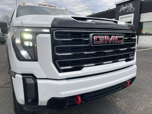 Used 2024 GMC Sierra 2500 AT4 w/ AT4 Premium Plus Package image 15