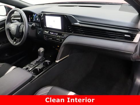 Used 2025 Toyota Camry SE w/ Convenience Package image 36
