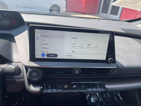 Used 2025 Toyota Prius FWD image 22