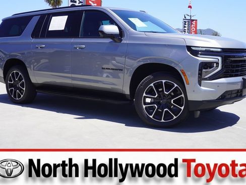 Used 2026 Chevrolet Suburban RST RWD image 1