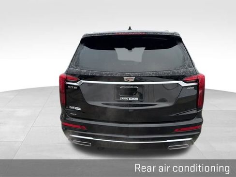 Used 2025 Cadillac XT6 Premium Luxury image 13