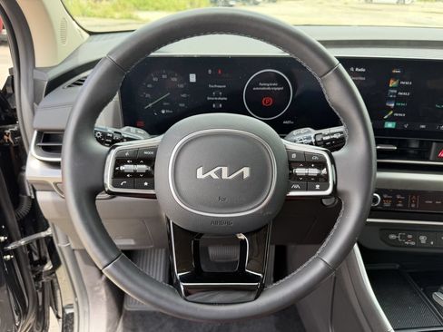Used 2026 Kia Carnival SX FWD image 37