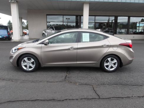 Used 2016 Hyundai Elantra Value Edition FWD image 2