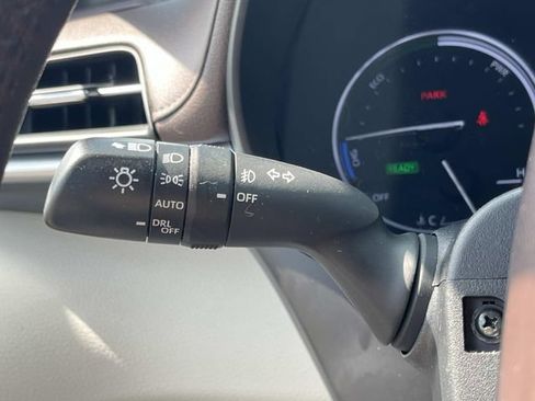 Used 2022 Toyota Sienna Platinum FWD image 30