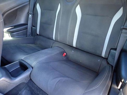 Used 2018 Chevrolet Camaro LT RWD image 10