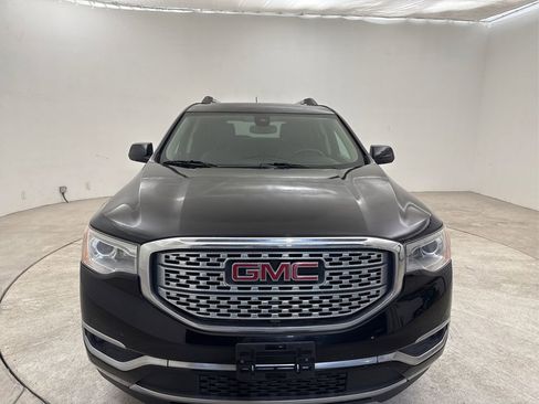 Used 2018 GMC Acadia Denali w/ Technology Package FWD image 11