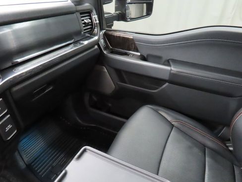 Used 2024 Ford F350 Lariat image 32