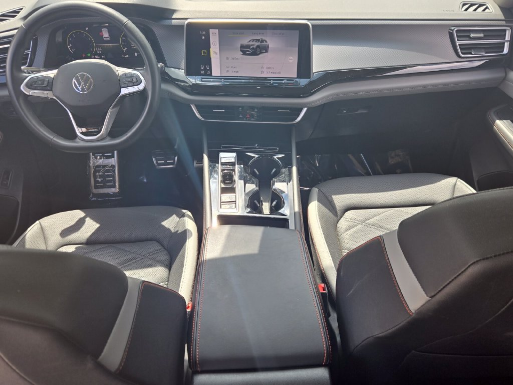 Certified 2025 Volkswagen Atlas Peak Edition SE AWD/4WD image 14