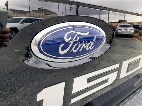 Used 2023 Ford F150 Lariat w/ Trailer Tow Package image 29