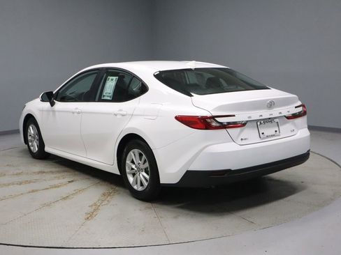Used 2025 Toyota Camry LE image 7
