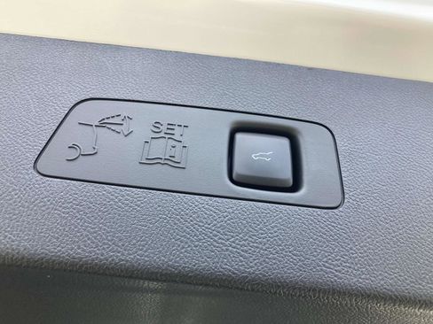 New 2025 Lincoln Corsair FWD w/ Equipment Group 101A image 16