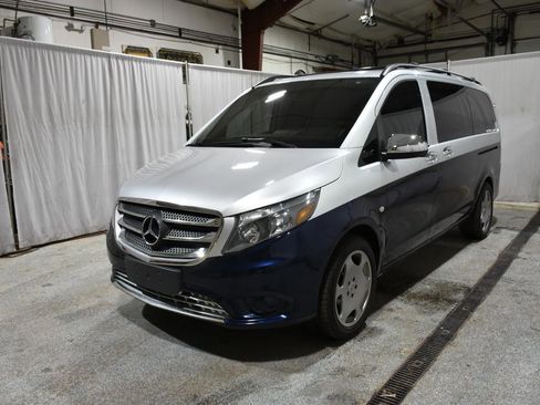 Used 2016 Mercedes-Benz Metris Passenger image 27