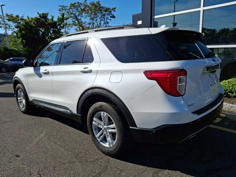 Used 2022 Ford Explorer XLT w/ Equipment Group 202A AWD/4WD image 6
