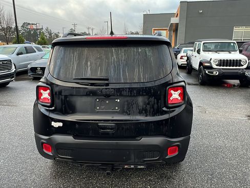 Used 2020 Jeep Renegade Altitude image 9
