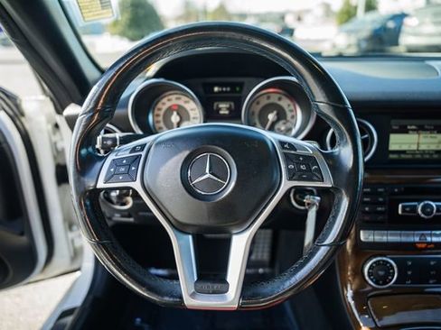 Used 2016 Mercedes-Benz SLK 300 image 29