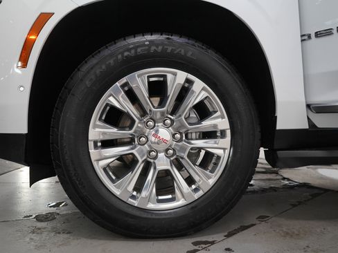 Used 2025 GMC Yukon XL Denali AWD/4WD image 35