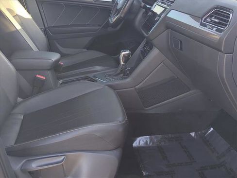 Used 2022 Volkswagen Tiguan SE R-Line image 21
