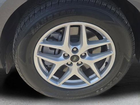 Used 2024 Ford Edge SEL image 8