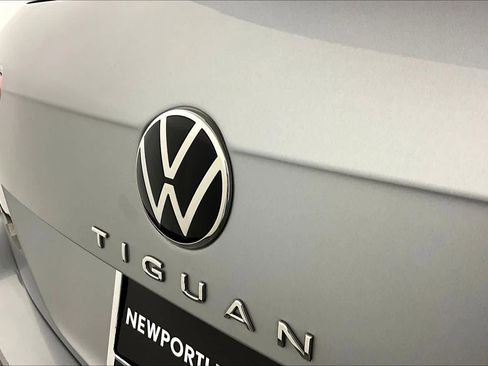 Used 2022 Volkswagen Tiguan SE image 29