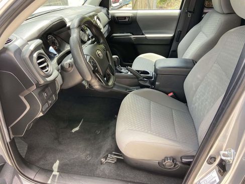 Used 2022 Toyota Tacoma SR RWD image 15