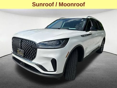 Used 2025 Lincoln Aviator AWD image 5