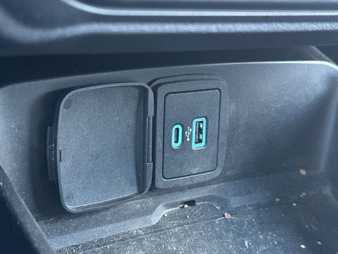 Used 2023 Ford Bronco Badlands image 29