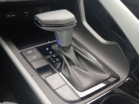 New 2025 Hyundai Elantra Limited FWD image 20