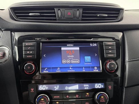 Used 2019 Nissan Rogue SV AWD/4WD image 18