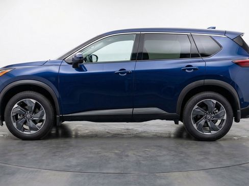 Used 2025 Nissan Rogue SV image 5