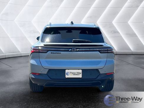 New 2026 Chevrolet Equinox EV LT w/ LPO, Blackout Package FWD image 4