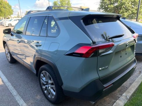 Used 2023 Toyota RAV4 XLE Premium AWD/4WD image 8