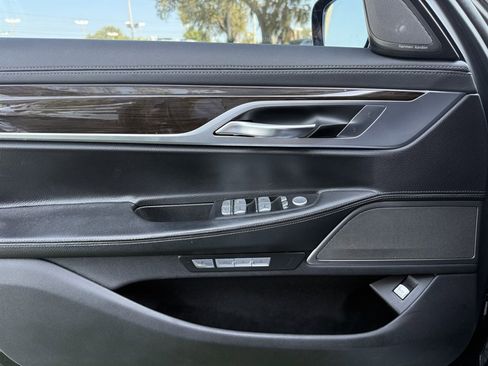 Used 2018 BMW 740i RWD image 29