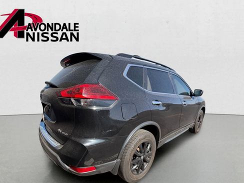 Used 2017 Nissan Rogue SV w/ Midnight Edition Package AWD/4WD image 4
