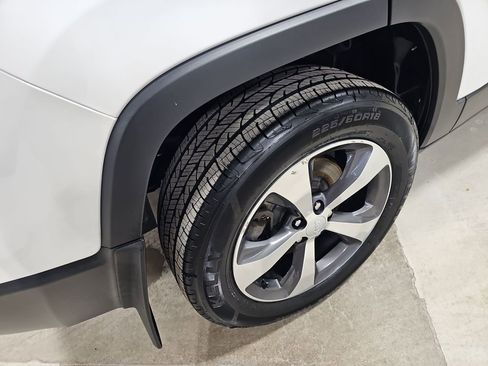 Used 2020 Jeep Cherokee Limited image 14