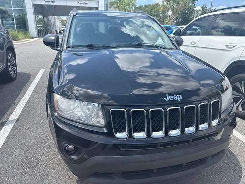 Used 2012 Jeep Compass Latitude w/ Sun/Sound Group FWD image 2