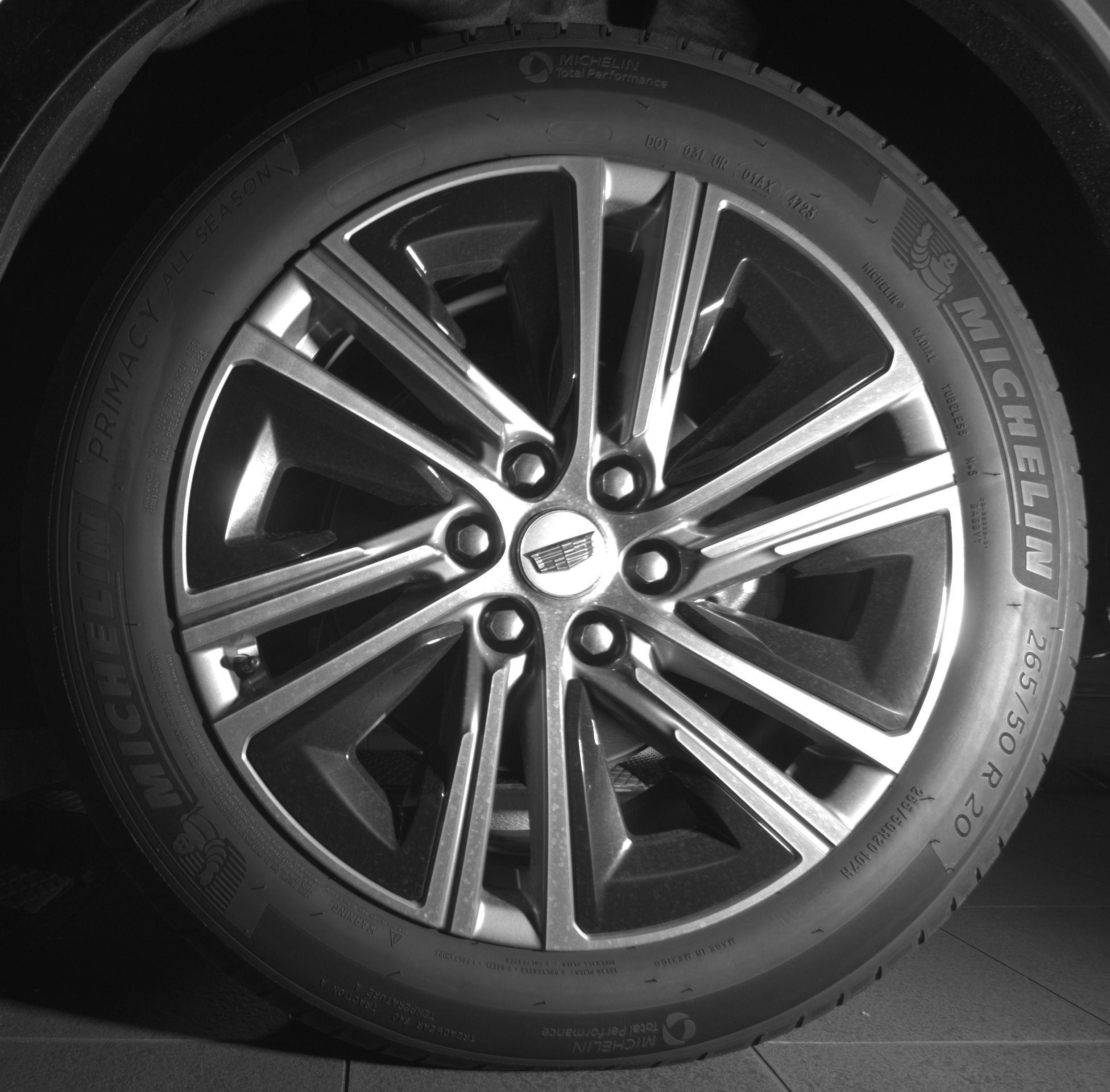 Certified 2024 Cadillac Lyriq Luxury RWD image 11