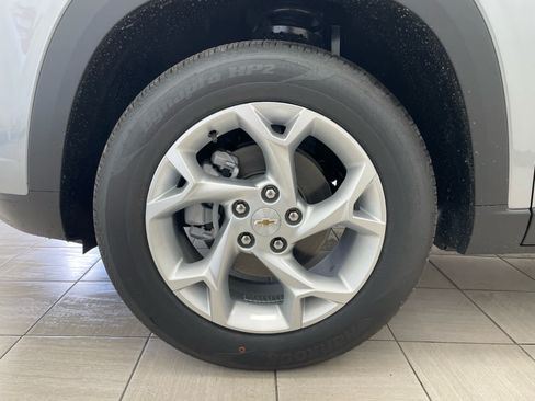 New 2026 Chevrolet Trax LS w/ LS Convenience Package FWD image 7