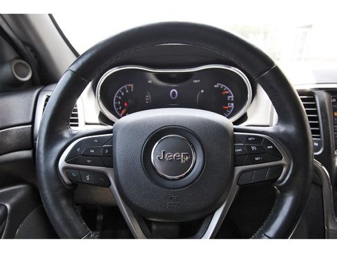 Used 2018 Jeep Grand Cherokee Altitude AWD/4WD image 15
