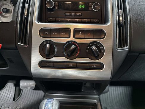 Used 2010 Ford Edge SEL image 21