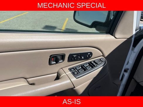 Used 2005 Chevrolet Tahoe Z71 w/ Preferred Equipment Group AWD/4WD image 7