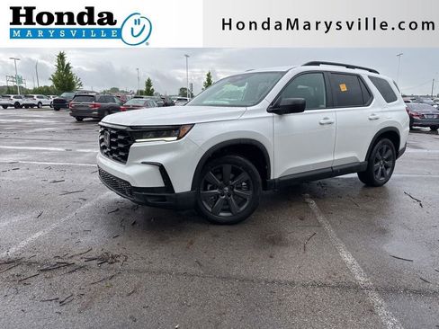Used 2025 Honda Pilot Sport image 1