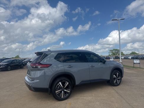 Certified 2025 Nissan Rogue SL w/ SL Premium Package image 23