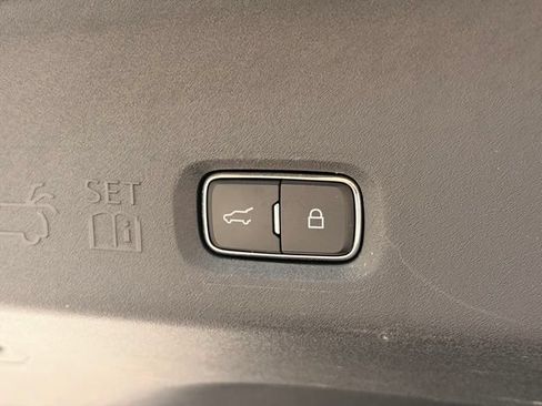 Used 2025 Ford Expedition Platinum AWD/4WD image 24