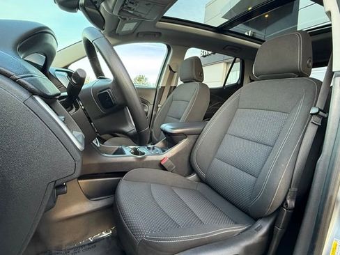 Used 2023 GMC Terrain SLE image 15