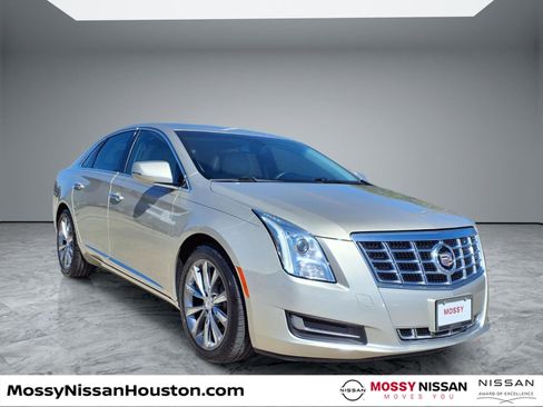 Used 2014 Cadillac XTS image 1